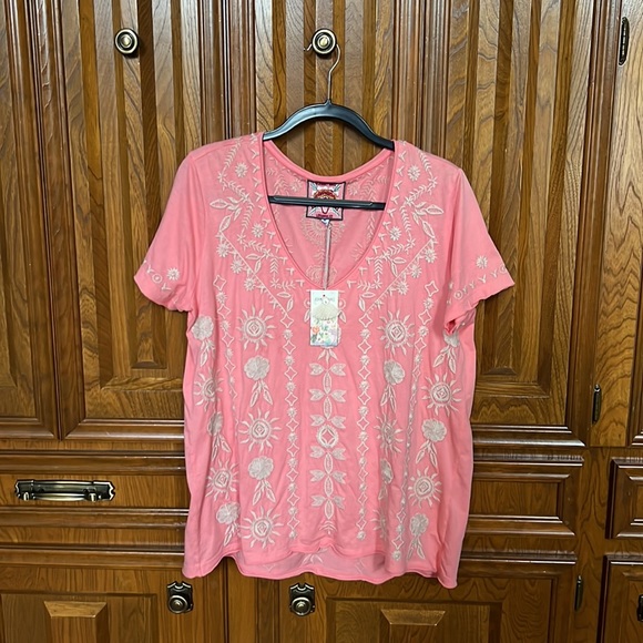 Johnny Was Makana Everyday Tee - Picture 2 of 11